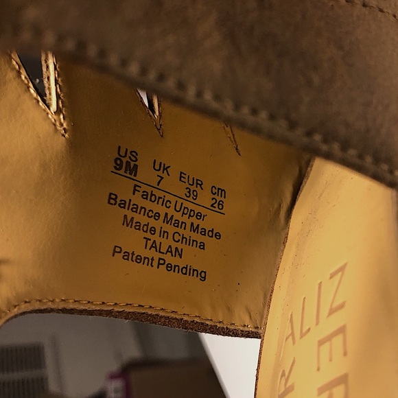 Naturalizer Brown Strappy Peep Toe Wedges! - Picture 4 of 4